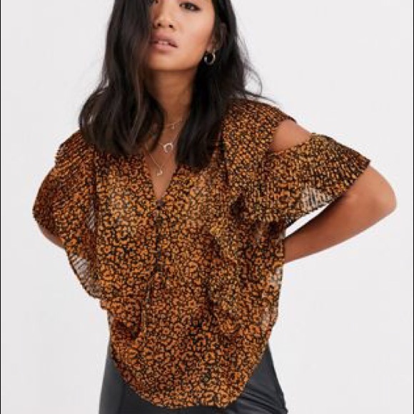 SOLD - LEOPARD PRINT COLD SHOULDER BLOUSE - Picture 7 of 13